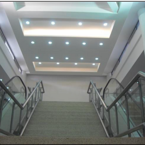 Centro Comercial Los Próceres - plaza central